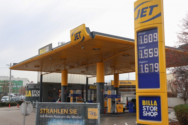 Messer als Waffe: Raubberfall auf Tankstelle in Linz-Bulgariplatz