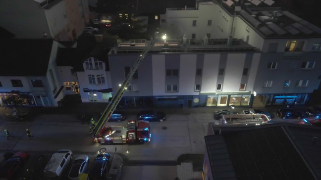 Passanten vermuteten Brand im Dachbereich eines Gebudes in Marchtrenk