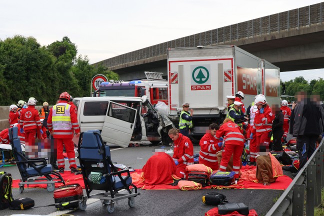 Prozess: Doch zwei Todesopfer nach schwerem Unfall auf Welser Autobahn in Wels-Oberthan