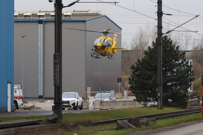 Tdlicher Arbeitsunfall: Arbeiter (61) bei Reparaturarbeiten in Enns eingeklemmt und tdlich verletzt