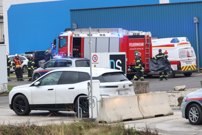 Tdlicher Arbeitsunfall: Arbeiter (61) bei Reparaturarbeiten in Enns eingeklemmt und tdlich verletzt