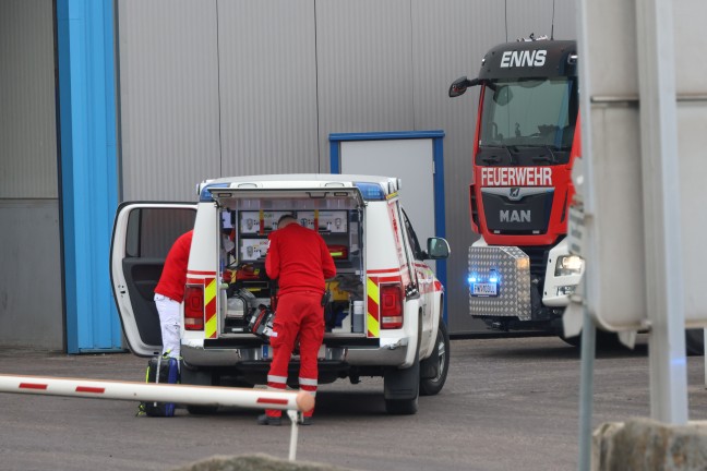 Tdlicher Arbeitsunfall: Arbeiter (61) bei Reparaturarbeiten in Enns eingeklemmt und tdlich verletzt