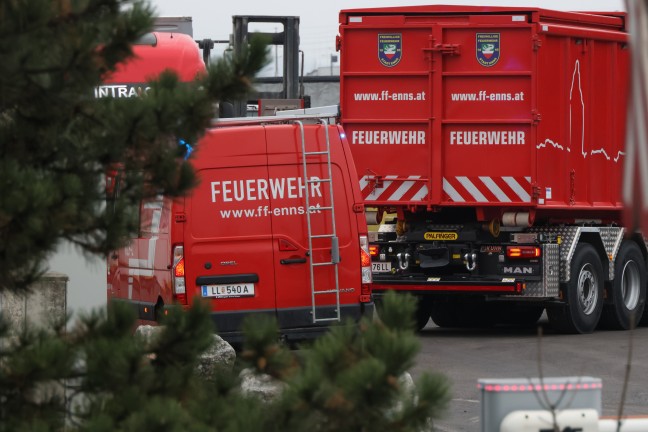 Tdlicher Arbeitsunfall: Arbeiter (61) bei Reparaturarbeiten in Enns eingeklemmt und tdlich verletzt