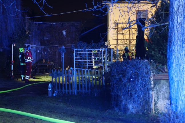 Zwei Feuerwehren bei Brand im Heizraum eines landwirtschaftlichen Gebudes in Enns im Einsatz