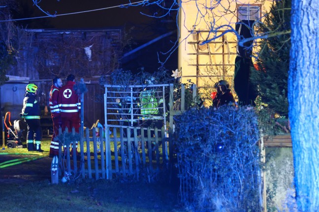 Zwei Feuerwehren bei Brand im Heizraum eines landwirtschaftlichen Gebudes in Enns im Einsatz