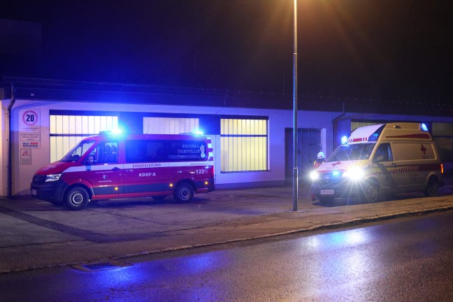 Drei Feuerwehren bei Brand bei einem Tischlereibetrieb in Scharnstein im Einsatz