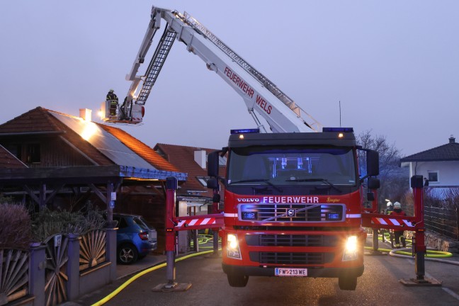 Sechs Feuerwehren bei Brand bei einem Wohnhaus in Pichl bei Wels im Einsatz