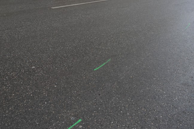 T�dlicher Verkehrsunfall: Frau (75) bei Unfall in Linz-Innere Stadt zwischen zwei Autos eingeklemmt