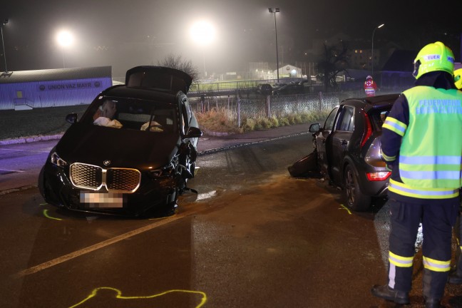 Streifkollision: Vier Verletzte bei Crash zwischen zwei PKW in Sipbachzell
