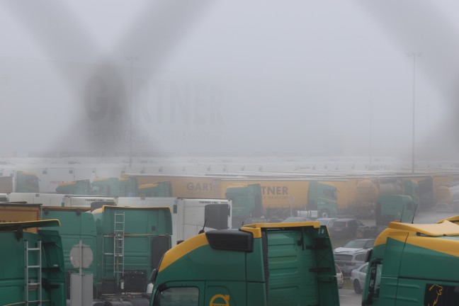 Brandeinsatz: Zwei Feuerwehren zu Brand in einem Betriebsgel�nde in Edt bei Lambach alarmiert