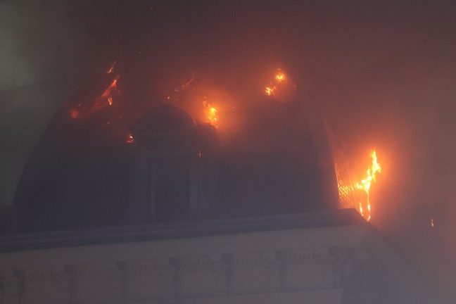 Ermittlungen: Rum�ne (31) nach Gro�brand in Gmunden als Tatverd�chtiger ausgeforscht