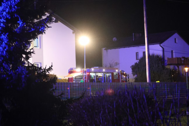 Gartenh�tte in Vollbrand: Zwei Feuerwehren bei Brand in Hofkirchen im Traunkreis im Einsatz