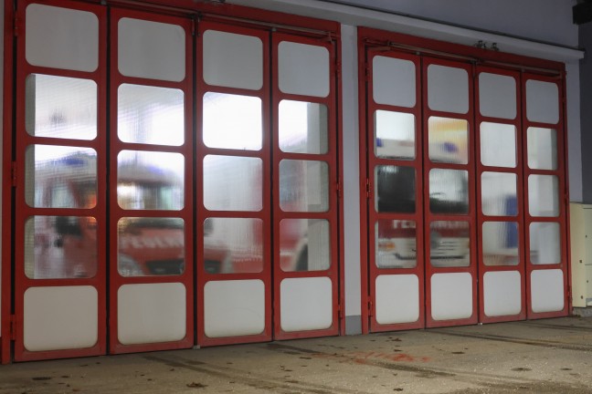 Schnelle Entwarnung: Drei Feuerwehren zu Brand im Dachbereich eines Geb�udes in Gallspach alarmiert