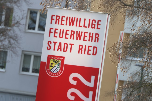 Einsatzkr�fte zu schwerem Verkehrsunfall in Ried im Innkreis alarmiert