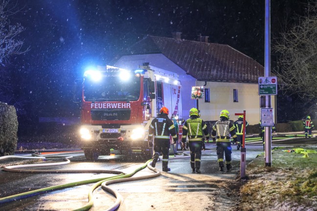 Gro�brand eines landwirtschaftlichen Geb�udes in St. Florian