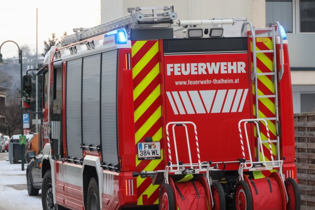 Gemeldeter Rauch aus Geb�udedach in Thalheim bei Wels kam doch ordnungsgem�� aus Schornstein