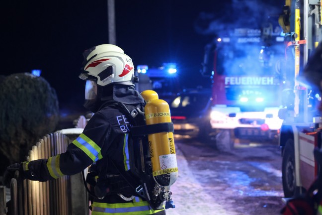 Garagenbrand: Zwei Feuerwehren �ber mehrere Umwege zu Brandereignis in Buchkirchen alarmiert
