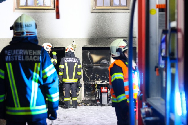 Garagenbrand: Zwei Feuerwehren �ber mehrere Umwege zu Brandereignis in Buchkirchen alarmiert