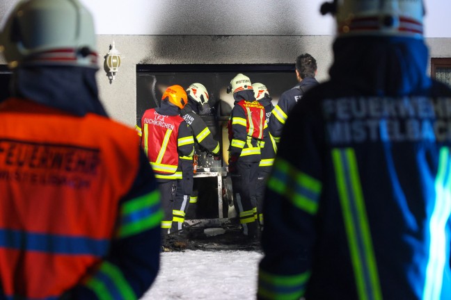 Garagenbrand: Zwei Feuerwehren �ber mehrere Umwege zu Brandereignis in Buchkirchen alarmiert
