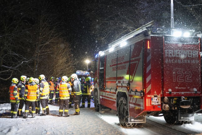 Auto �berschlagen: F�nf Verletzte bei schwerem Verkehrsunfall in Aichkirchen