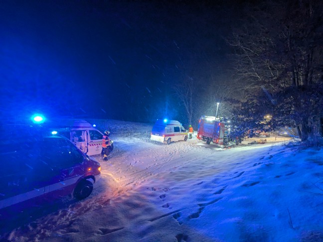 Auto �berschlagen: F�nf Verletzte bei schwerem Verkehrsunfall in Aichkirchen