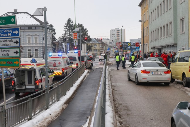 Pyrotechnikunfall: Demoteilnehmer sprengte sich bei Protestmarsch in Wels-Innenstadt Finger weg
