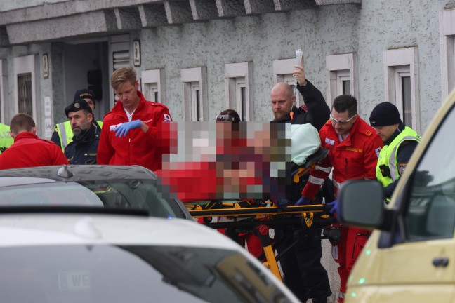 Pyrotechnikunfall: Demoteilnehmer sprengte sich bei Protestmarsch in Wels-Innenstadt Finger weg