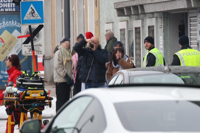 Pyrotechnikunfall: Demoteilnehmer sprengte sich bei Protestmarsch in Wels-Innenstadt Finger weg