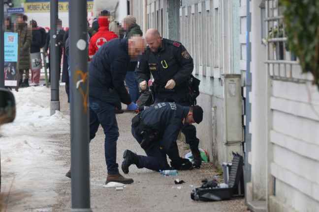 Pyrotechnikunfall: Demoteilnehmer sprengte sich bei Protestmarsch in Wels-Innenstadt Finger weg
