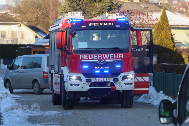 Kaminbrand bei einem Wohnhaus in Hinzenbach sorgte f�r Einsatz von Feuerwehr und Rauchfangkehrern