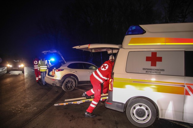 Kreuzungskollision zwischen zwei PKW in Marchtrenk endet mit zwei Leichtverletzten