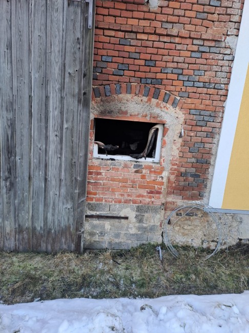 Zwei Feuerwehren bei Heizraumbrand in Offenhausen im Einsatz