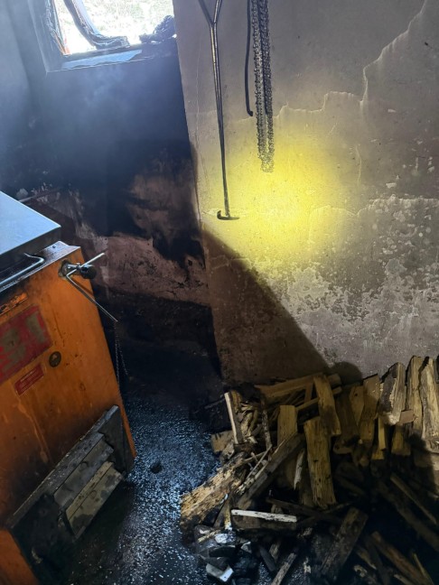 Zwei Feuerwehren bei Heizraumbrand in Offenhausen im Einsatz