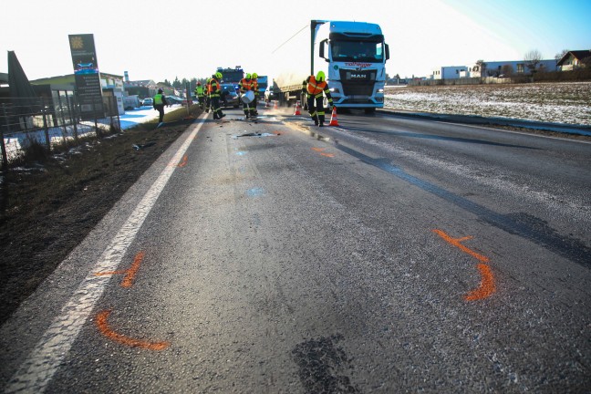 Auffahrunfall mit mehreren beteiligten Fahrzeugen auf Wiener Stra�e bei Marchtrenk