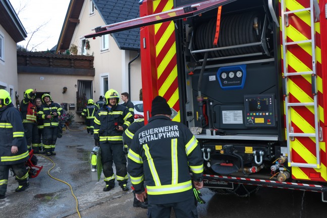 Spital am Pyhrn: Gr��eren K�chenbrand mit L�schdecke noch rechtzeitig verhindert