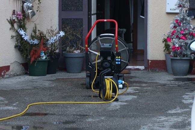 Spital am Pyhrn: Gr��eren K�chenbrand mit L�schdecke noch rechtzeitig verhindert