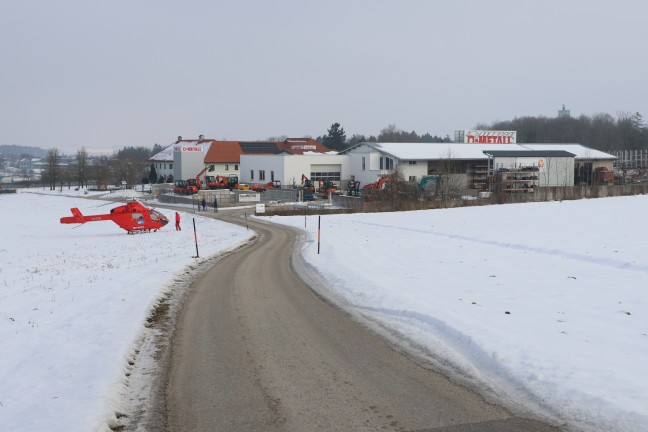 Personenrettung: F�nf Feuerwehren, Rettung, Notarzthubschrauber in Ried im Traunkreis im Einsatz