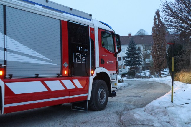 Einsatz der Feuerwehr bei Brand im Bereich der Photovoltaikanlage eines Wohnhauses in Grieskirchen