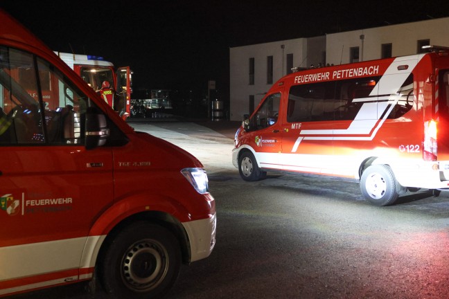 Personensuche: N�chtliche Suchaktion der Einsatzkr�fte nach abg�ngiger Person in Pettenbach