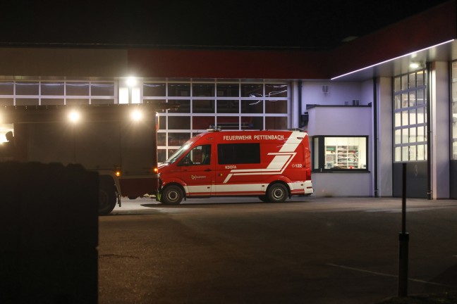Personensuche: N�chtliche Suchaktion der Einsatzkr�fte nach abg�ngiger Person in Pettenbach
