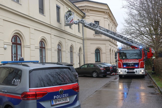 Brandverdacht: Piepsender Rauchwarnmelder in einer Wohnung in Wels-Lichtenegg sorgte f�r Einsatz