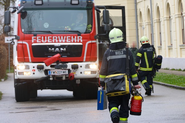 Brandverdacht: Piepsender Rauchwarnmelder in einer Wohnung in Wels-Lichtenegg sorgte f�r Einsatz