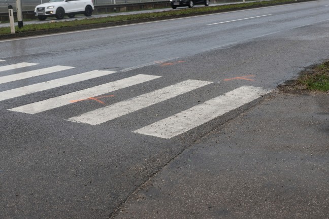 Schwerer Kreuzungscrash zwischen zwei PKW auf Wiener Stra�e bei V�cklabruck