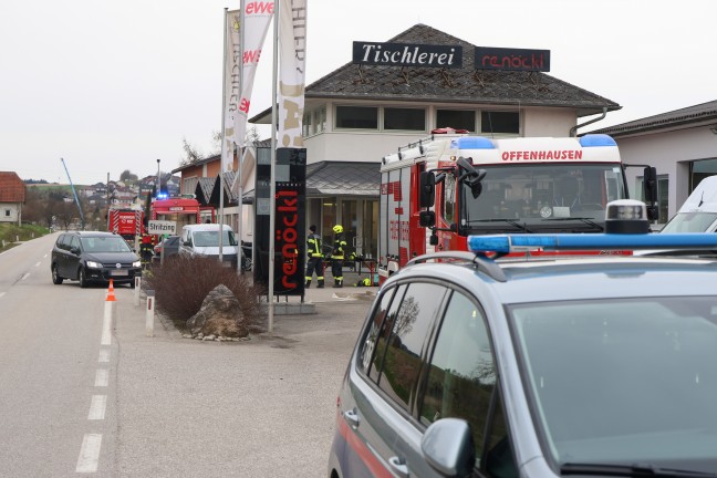F�nf Feuerwehren bei Silobrand bei einem Gewerbebetrieb in Offenhausen im Einsatz