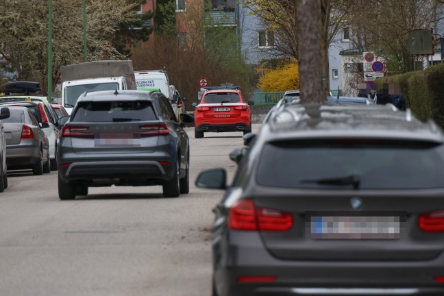 Brandverdacht: Auf eingeschalteten E-Herd und Backrohr in einer Wohnung in Wels-Lichtenegg vergessen