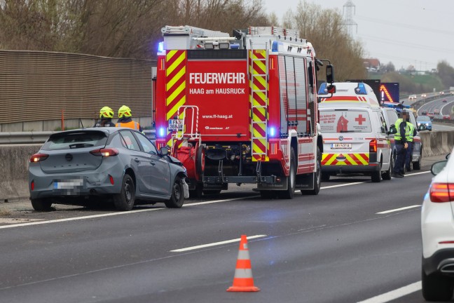 Schwerer Verkehrsunfall auf Innkreisautobahn bei Weibern fordert zwei Leichtverletzte