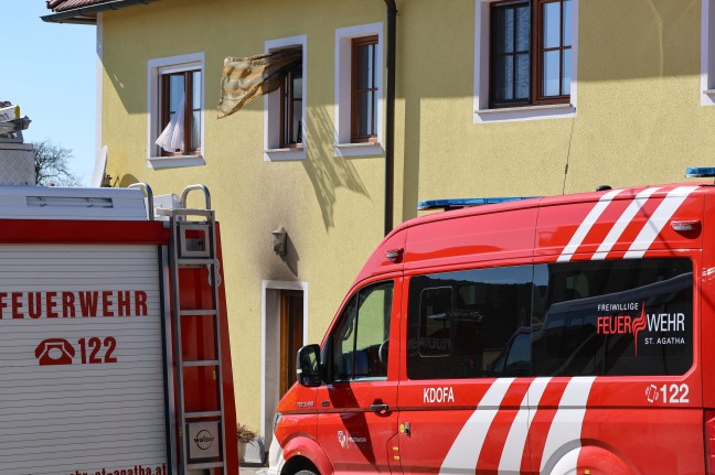 Brand in einem Wohngeb�ude in St. Agatha sorgte f�r Einsatz zweier Feuerwehren