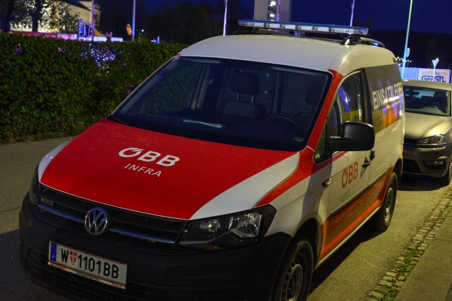 Regionalzug evakuiert: Person in Wels von Triebwagen der Almtalbahn erfasst und t�dlich verletzt