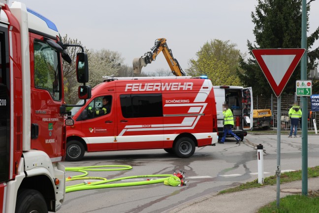 Explosionsgefahr durch Gasaustritt: Gasleitung bei Baggerarbeiten in Wilhering besch�digt