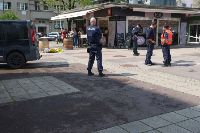 Angriff mit Axt: Person auf Marktplatz in Linz-Innere Stadt angegriffen und schwer verletzt